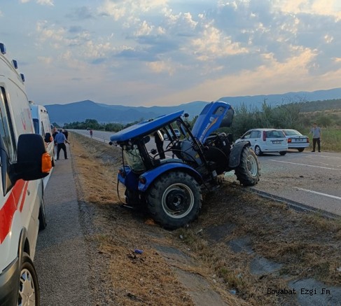 Boyabat'ta Trafik Kazası  3 Yaralı